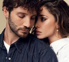 Belen rodriguez è incinta oppure no? Belen Rodriguez Incinta Il Post Instagram Sembra Parlare Chiaro