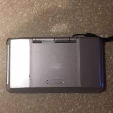 Works like any other digital game, and if you've played any of the older pokémon you know what to expect. Original Nintendo Ds Silver W Game Nintendo Ds Consoles Good Gameflip
