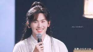 Gong jun's popularity rises quickly with the drama. Conquered By The Smile Of Sweet Bean Zhang Zhehan Love You Who Love 105 C Inews