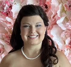 Deirdre Morris's Instagram, Twitter & Facebook