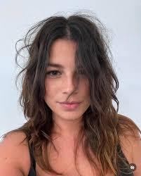 Spesso mi faccio vedere struccata,...