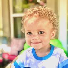 Gavin Hines (@Vino_TheBucket)