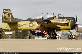 Ein flugzeug der flying bulls ist laut orf sonntagnachmittag in tschechien abgestürzt und dabei zerstört worden. Oe Esa Red Bull The Flying Bulls North American T 28b Trojan At Berlin Schonefeld International