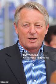 909 Thomas Guenther Photos & High Res Pictures