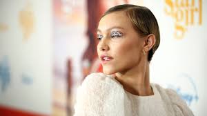 Grace Vanderwaal Rocked Glitter Eyeshadow To The Stargirl Premiere Teen Vogue