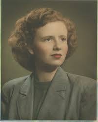 Gloria Ayres's Instagram, Twitter & Facebook