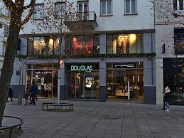 Perfumeria douglas perfumy, kosmetyki, makijaż darmowa dostawa od 49 zł ponad 900 marek na douglas.pl! Douglas Wants To Close 500 Stores Retaildetail