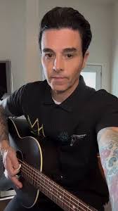 Mark Gauzza's Instagram, Twitter & Facebook