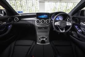Lalu uzu pun membuangkan masa kebosanan dengan membelek gambar. 2020 Mercedes Benz C200 Amg Line Launched In Malaysia 2 0l Turbo Replaces 1 5l Eq Boost Rm252k Paultan Org