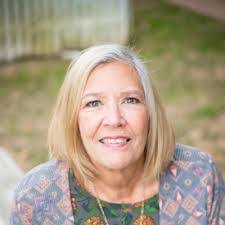 Robin Landes's Instagram, Twitter & Facebook