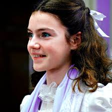 Florence Hunt as Hyacinth Bridgerton · Bridgerton