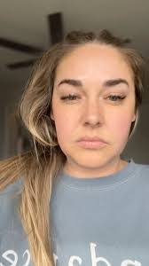 Laurie Madsen's Instagram, Twitter & Facebook