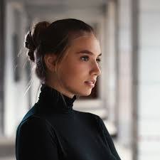 Rowena Reed's Instagram, Twitter & Facebook