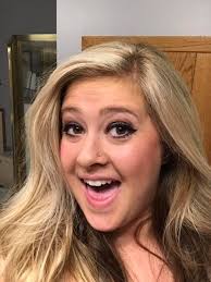 Getting your hair done for CHRISTMAS ???? Just add sparklers!