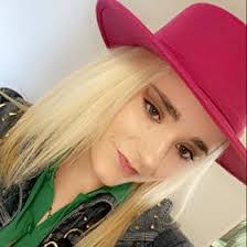 Peyton King's Instagram, Twitter & Facebook