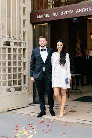 Sina And Martin S Chic Paris Town Hall Wedding Courthouse Wedding Dress Courthouse Wedding City Hall Wedding Dress