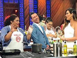 Masterchef latino es una competencia culinaria producida por los creadores de masterchef, la prestigiosa marca internacional que se ha convertido en el programa de cocina número uno del mundo. Sorpresa Conductores De Suelta La Sopa Participaron En Masterchef Latino Video Miami Diario