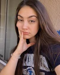 Rianna (@rianna.maee) • Instagram photos and videos