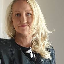 Jaclyn Ward's Instagram, Twitter & Facebook