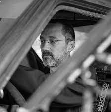 Echipajul format din adrian cernea şi copilotul alex tache urma să traverseze o vale, loc prin care mai multe echipaje deja trecuseră fără probleme automobilul celor doi a fost surprins de o viitură, fiind dus de ape. Xdrg4jdfp7 U1m
