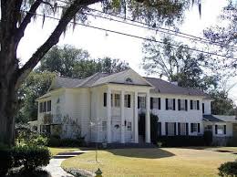 1922 Beaux Arts In Deland Florida This House Was Two Doors Down From The House We Lived In For 34 Yeaes Historic Homes Colonial Revival Deland