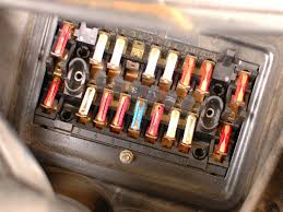 I need to replace the fuse for the drivers side window of 91 mercedes 500sl.which fuse is it? 1983 Mercedes 300d Fuse Box Location Full Version Mercedes S Cl W126 300sd 1983 Fuse Box Diagram