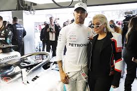 Wer ist lewis hamiltons freundin? Popstar Karriere Geht Los Lewis Hamilton Singt Mit Christina Aguilera