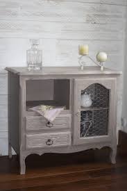 Commode Patinee Taupe Avec Grillage De Poule Meubles Et Rangements Par A L Eure De La Patine Mobilier De Salon Relooking De Mobilier Meuble Deco