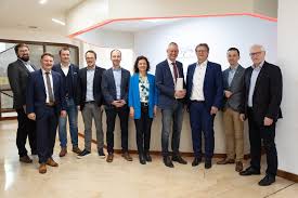 Oberbürgermeister Markus Pannermayr zu Besuch bei der ODAV AG.