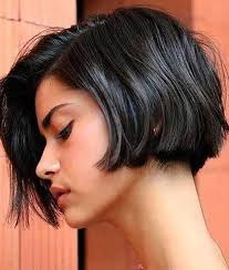 10 Bob Haarschnitt Kurz Damen Blond Locken Mit Pony In 2020 Haarschnitt Haarschnitt Rundes Gesicht Frisuren