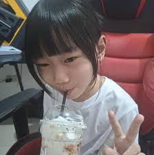 Keep smiling :) ©LowCostEdit