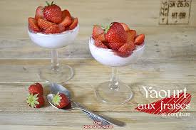 Yaourt Coupe Yaourt Grec Fraises Confiture Biscuits Kaderick Yaourt Grec Recette Yaourt Biscuits A La Confiture