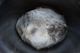 After a few spectacular failures to make nice fluffy roti canai, this time it worked pretty well. Homemade Roti Canai Azie Kitchen