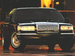 Learn more about the 1996 lincoln town car. 1996 Lincoln Town Car Trim Levels Configurations Cars Com