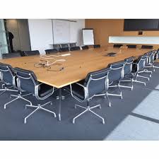 Vitra Eames Boardroom Table Http Www Barkhamofficefurniture Co Uk Original Vitra Eames Boardroom Table 2 7w X 5 6l Boardroom Table Table Design Boardroom
