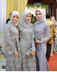 Yang mana merubah maindsite berpenampilan seorang wanita. Baju Bridesmaid Polos Radea