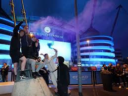 Manchester city home long jersey 20/21 by puma. In Pictures Manchester City Fans Party After Reclaiming Premier League Title Sports Photos Gulf News