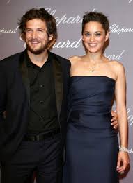 Un film plein de sens pour le. Gorgeous Couple Marion Cotillard Husband Marion Cotillard Marion Cotillard Style