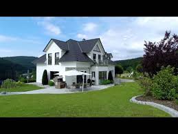 Ein haus zu bauen gehört neben familiengründung und beruflicher karriere zu den wichtigsten lebenszielen vieler menschen. Albert Haus Erfahrungen Familie Werner Fertighaus Traume Schlusselfertig Holzhaus Bauen Youtube