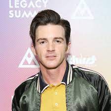 Jared drake bell (born june 27, 1986) is an american actor and musician, who first got stated on the amanda show before becoming best known for playing drake parker in nickelodeon's drake & josh. Ffnopdh8deoo2m