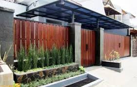 Selain pagar tembok dan pagar batu alam pagar rumah minimalis dari kayu bisa menjadi alternatif bagi. 15 Inspirasi Model Pagar Minimalis Untuk Rumah Anda
