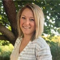 Danielle Lindsey's Instagram, Twitter & Facebook