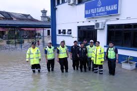 The source comes from rmp.gov.my (pdrm) web site. Kelantan Police Freeze Leave Of 5 000 Personnel To Face Floods
