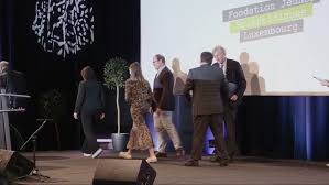 Petra STRAGA: Bacteria with Headphones