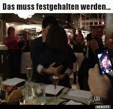 Es gibt memes wie gangnam style, die einen tatsächlichen einfluss auf die reale welt haben und auf lange sicht einen fußabdruck hinterlassen. Das Muss Festgehalten Werden Funny Girl Meme Memes Humor Danke Meme