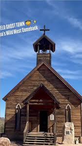Goldfield was founded in 1893 during Arizona’s gold rush ⛏️ , • At its  peak, it had up to 4,000 people and 3 saloons 🤠 , • The town went  completely ghost by 1898 after the gold ran out 💨 , • It only ...