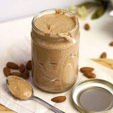 Burro di mandorle è una ricetta naturale con indice glicemico basso, senza zucchero, vegan e crudista (raw), preparata con sole mandorle biologiche. Burro Di Mandorle Come Si Usa E Proprieta Del Burro Di Mandorle