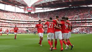 This page displays a detailed overview of the club's current squad. Benfica Lissabon Wird Portugiesischer Meister Zwei Punkte Vorsprung Auf Porto Eurosport