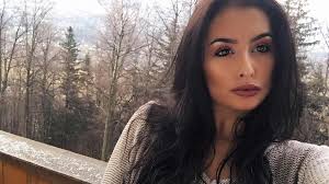 Sandra Wilczek's Instagram, Twitter & Facebook