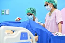Pendarahan yang normal pada ibu hamil terjadi di awal awal proses kehamilan di saat terjadinya implantasi atau penempelan sel telur yang sudah dibuahi pada dinding rahim. Perdarahan Pascamelahirkan Gejala Penyebab Dan Mengobati Alodokter